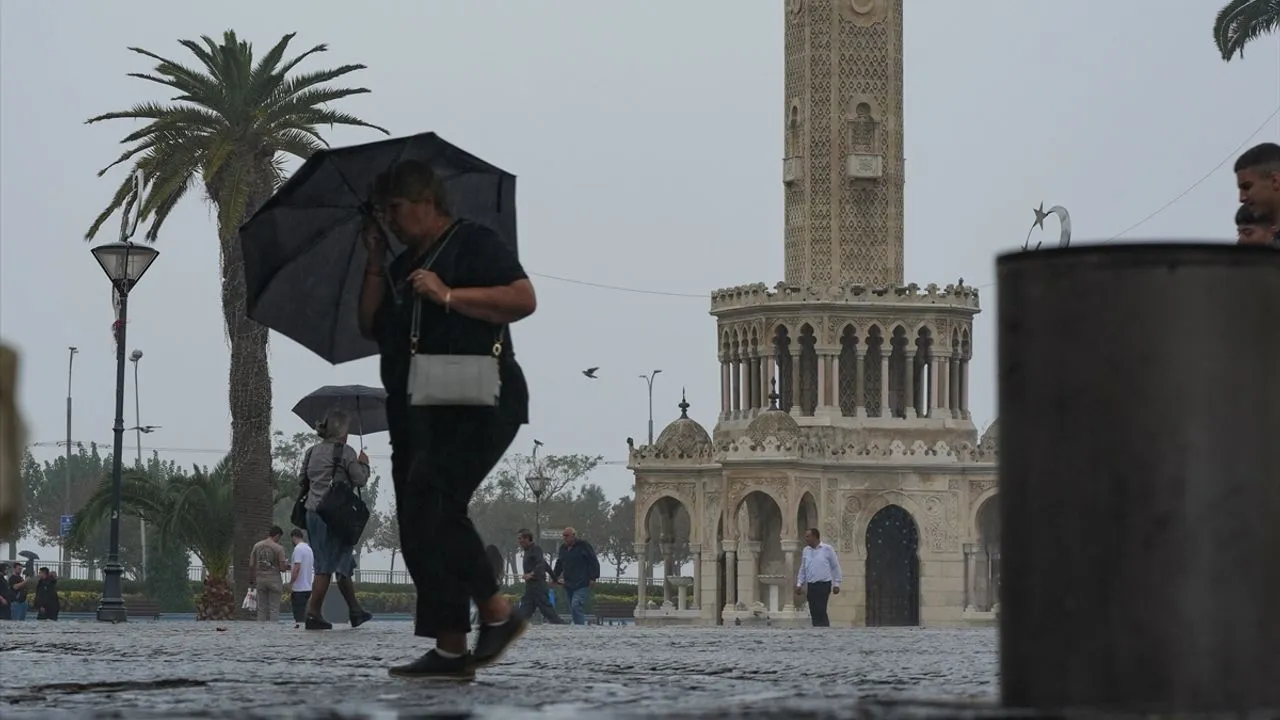 Izmir 4 Ay Sonra Yagmura Kavustu