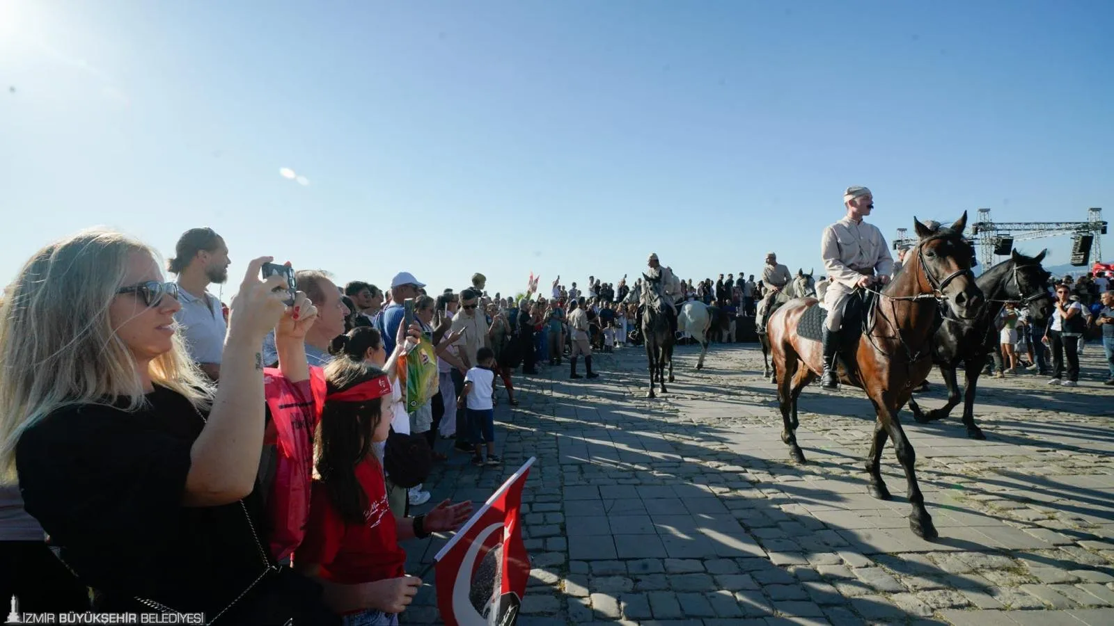 Izmir 9 Eylul Gecidi 2025 3