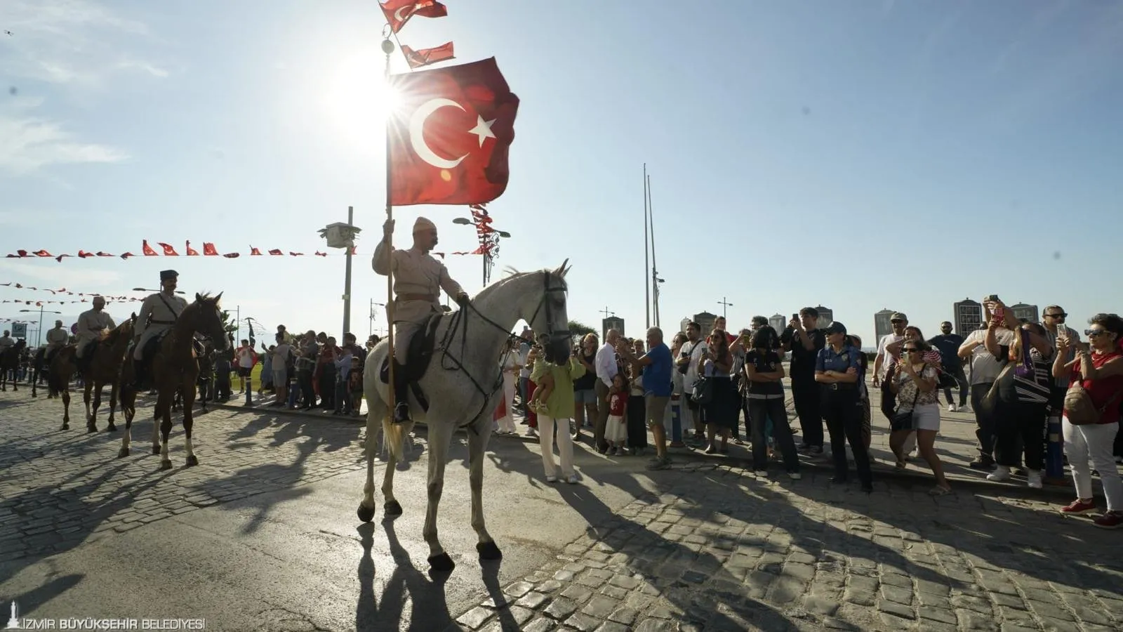 Izmir 9 Eylul Gecidi 2025 6