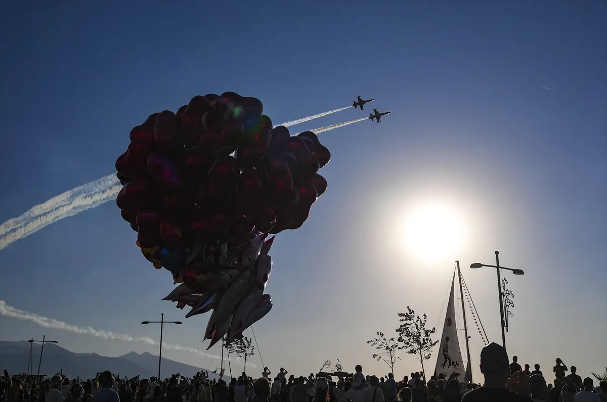 Izmir 9 Eylul Turk Yildizlari Soloturk 3