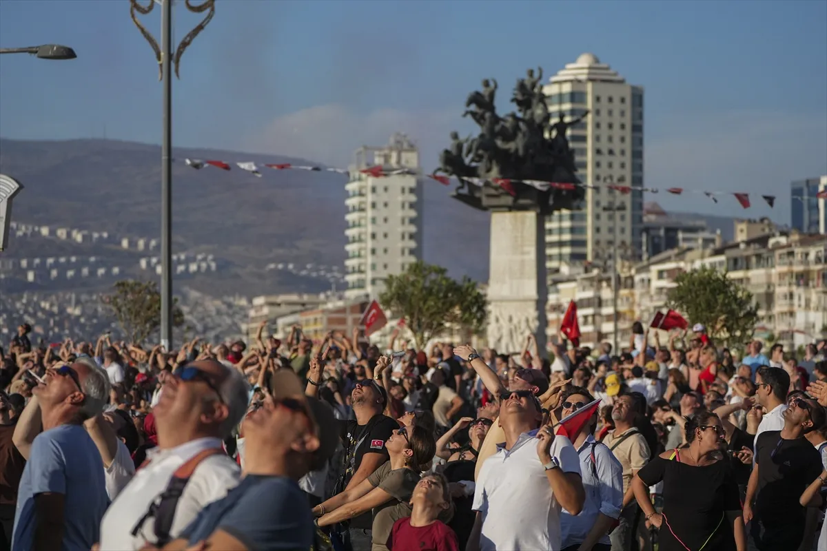 Izmir 9 Eylul Turk Yildizlari Soloturk 6