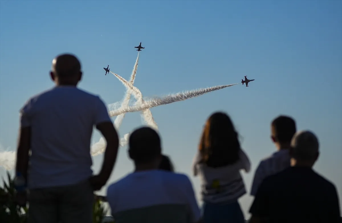 Izmir 9 Eylul Turk Yildizlari Soloturk 9