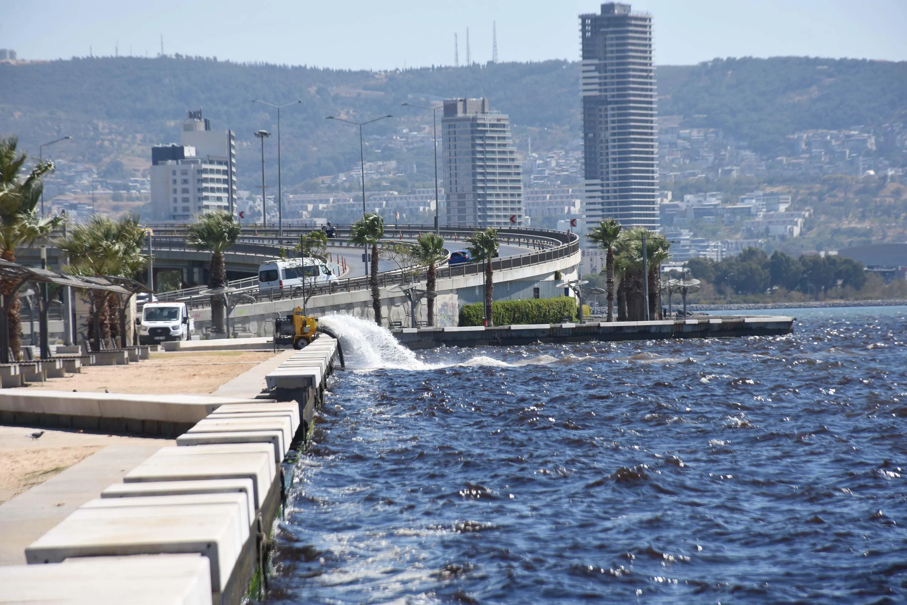 Izmir Korfezi Koku Artiyor 8