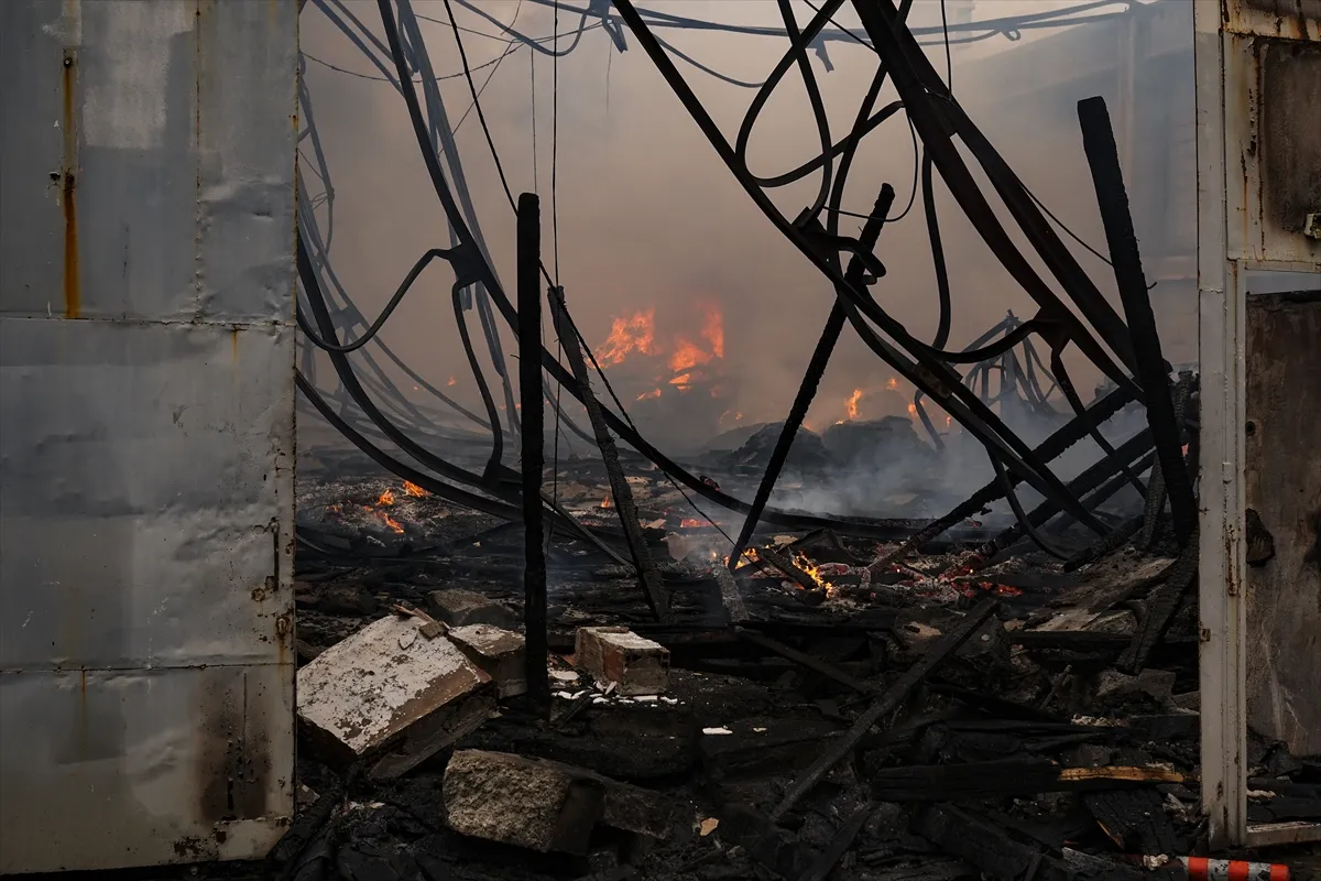 Izmir Bornova Plastik Depo Yangini 8