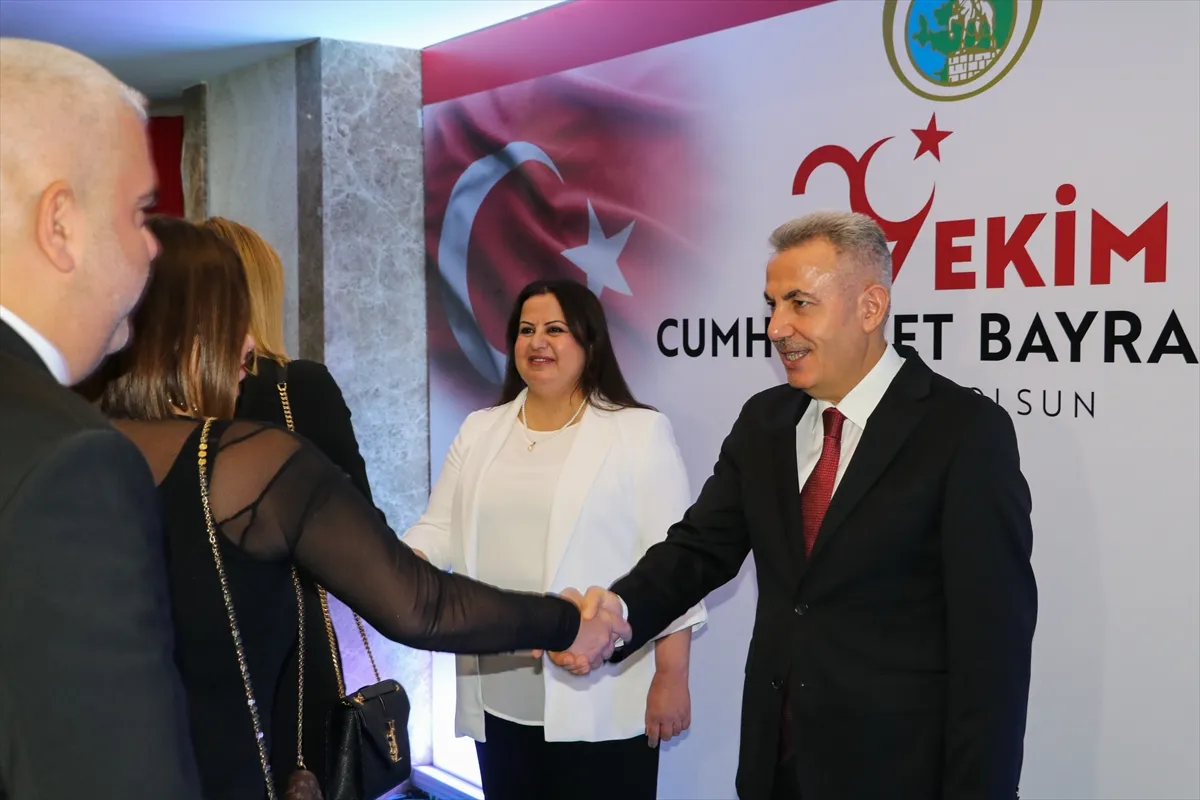 Izmirde Cumhuriyet Resepsiyonu Vali Suleyman Elban-1