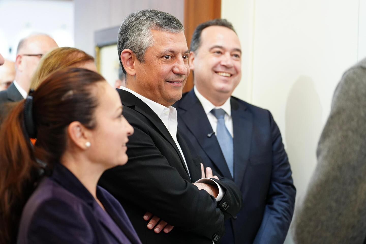Chp Genel Başkanı Özgür Özel “Sarışın Bir Kurt” Sergisini Gezdi (1)