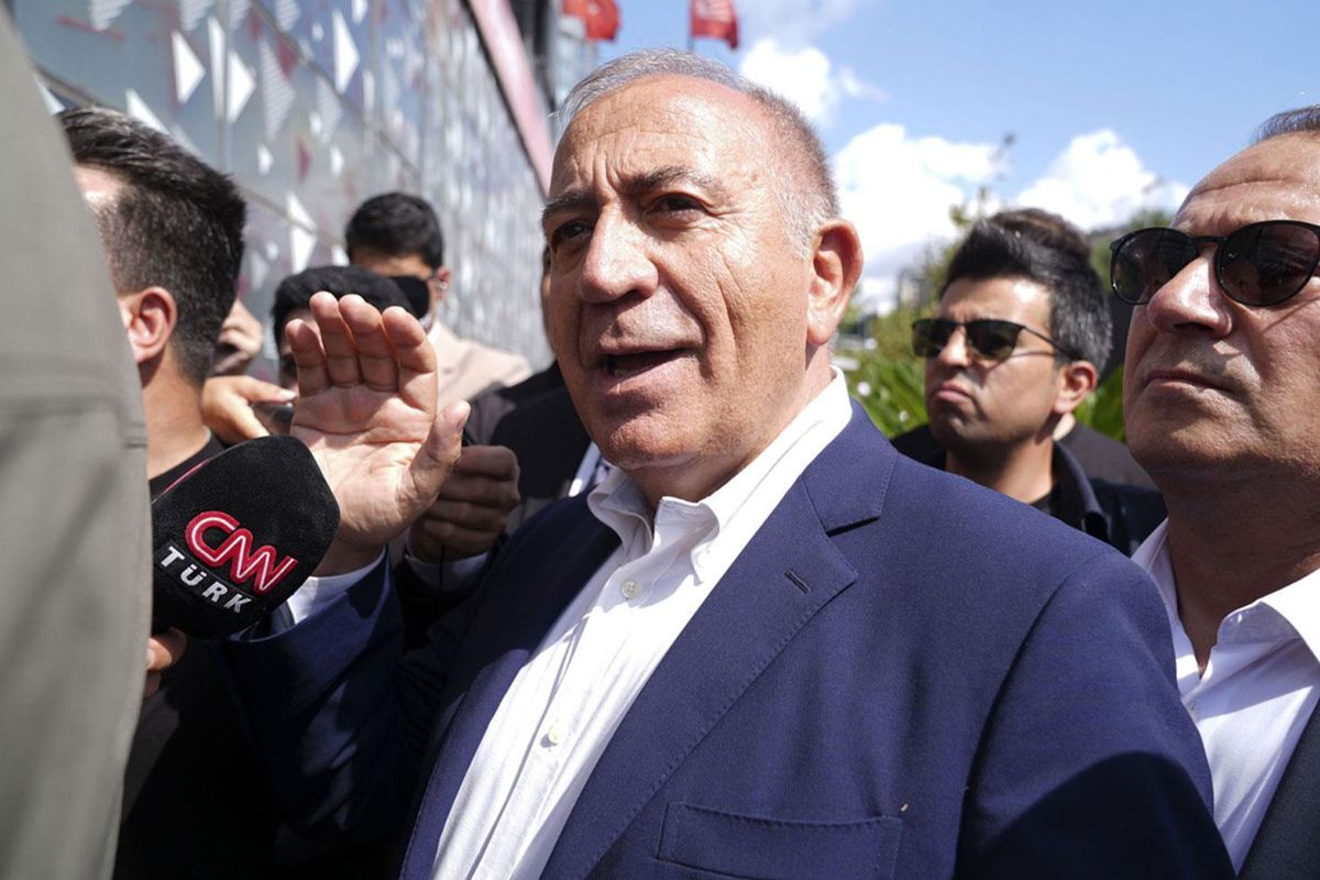 Gürsel Tekin’in CHP İstanbul görevi sona erdi