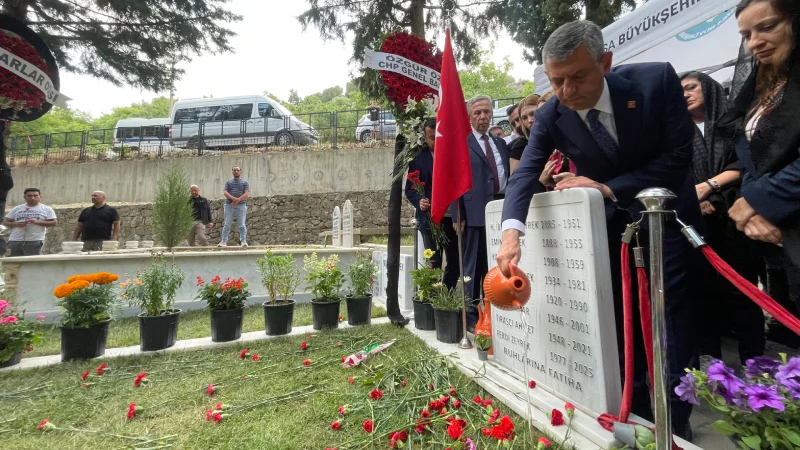 Chp Lideri Ozel Ferdi Zeyrek Anmasinda Konustu Yokluguna Katlanmak O Kadar Kolay Degil