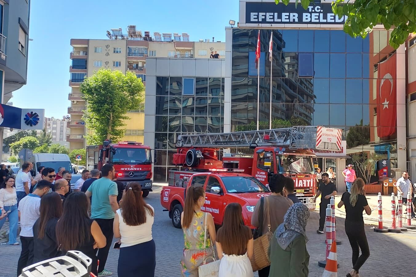 Efeler 1-1