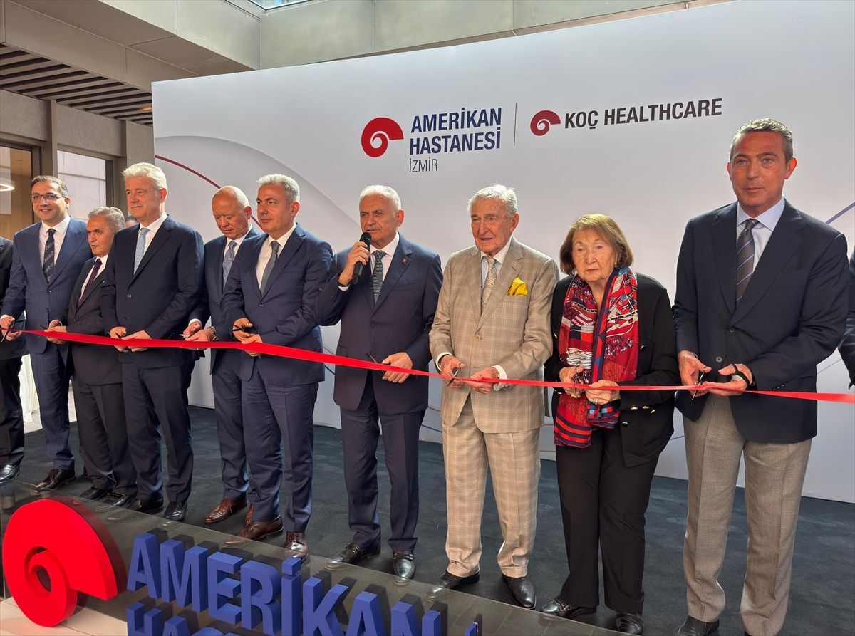 Izmir Amerikan Hastanesi Torenle Acildi 2 19916330 Amp-1