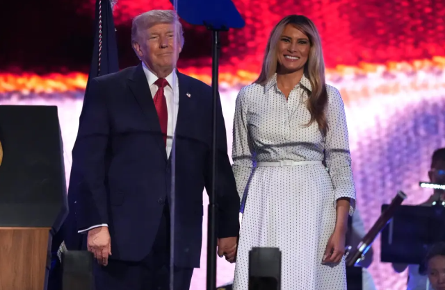 250 Yil Kutlamalarinda Trumpta 20020195 7727 1 M