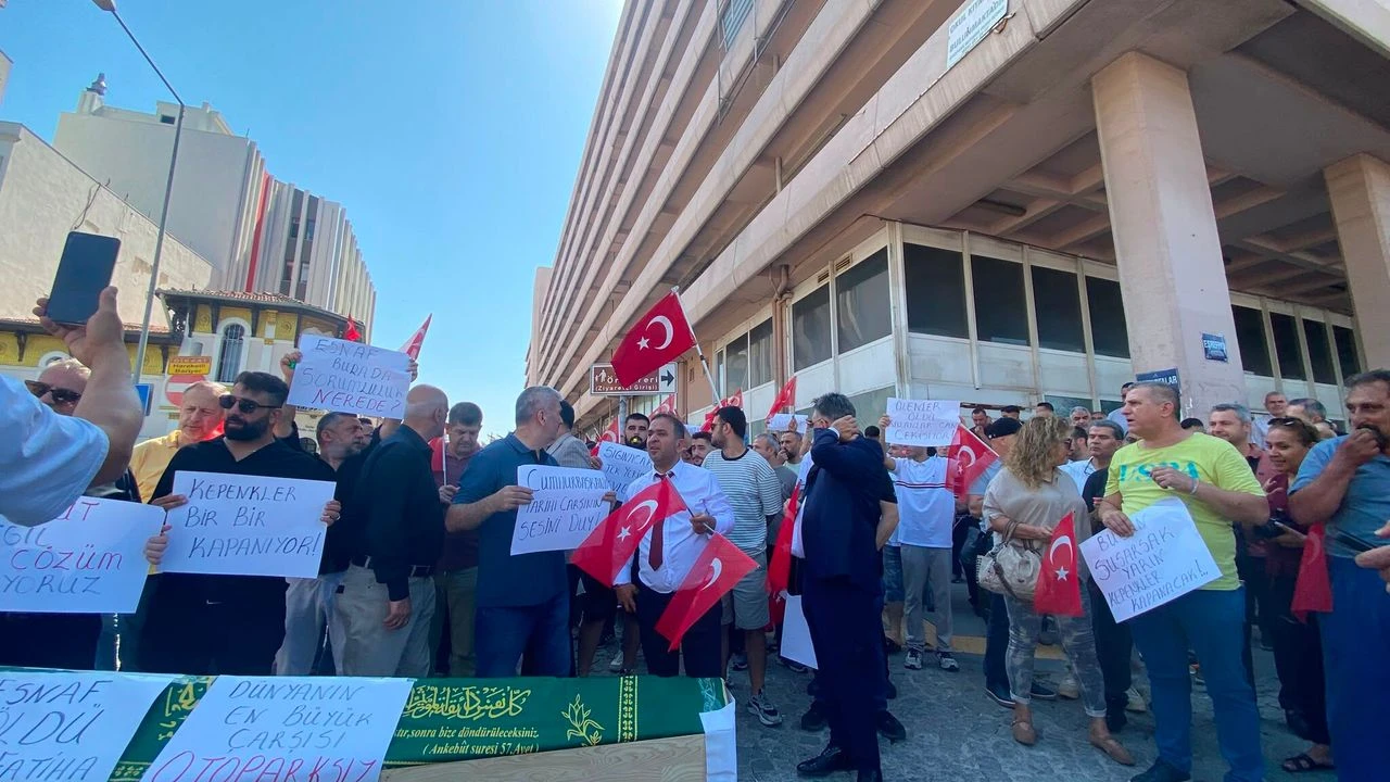 Kemeralti Esnafindan Cankaya Otoparki Tepkisi Tabutla Yurudu Kemeraltina Hainlik Yapiyorlar