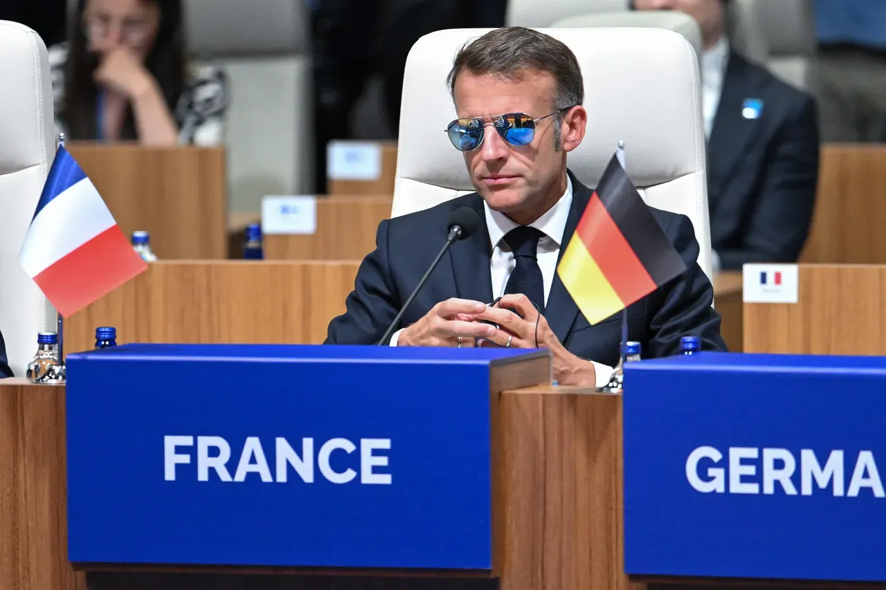 Macron 3