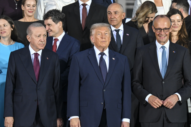 Nato Liderler Zirvesinde Aile 20028920 9094 1 M