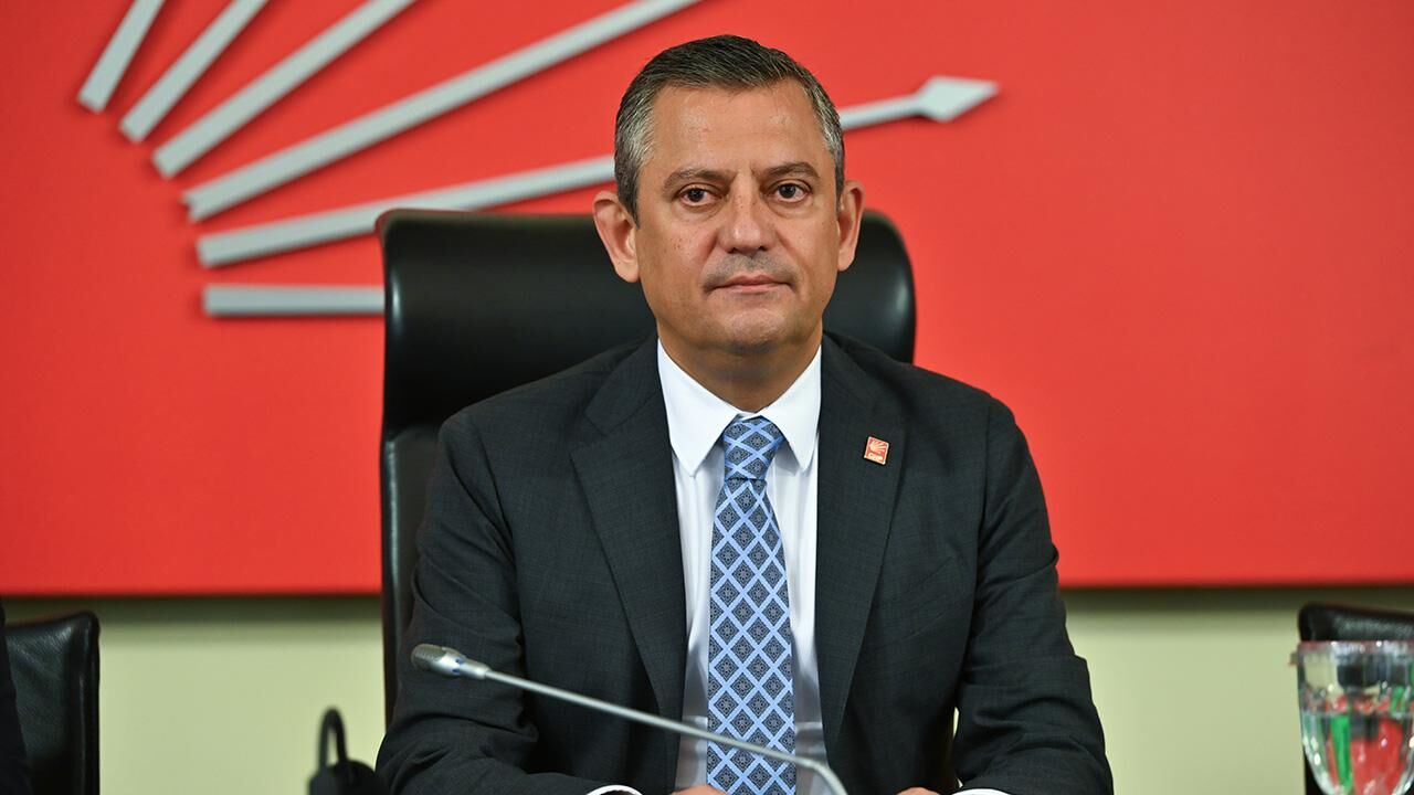 Ozgur Ozel Aa 2264643-1