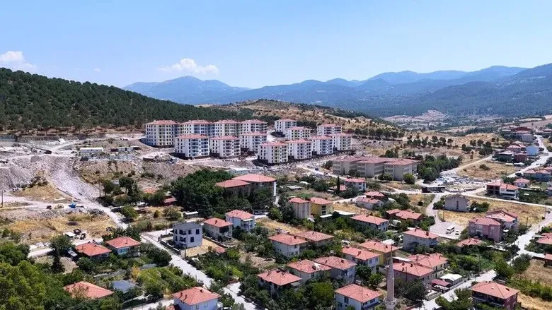 0X0 Sindirgi 1 Yilda Ayaga Kalkti 1786386301976
