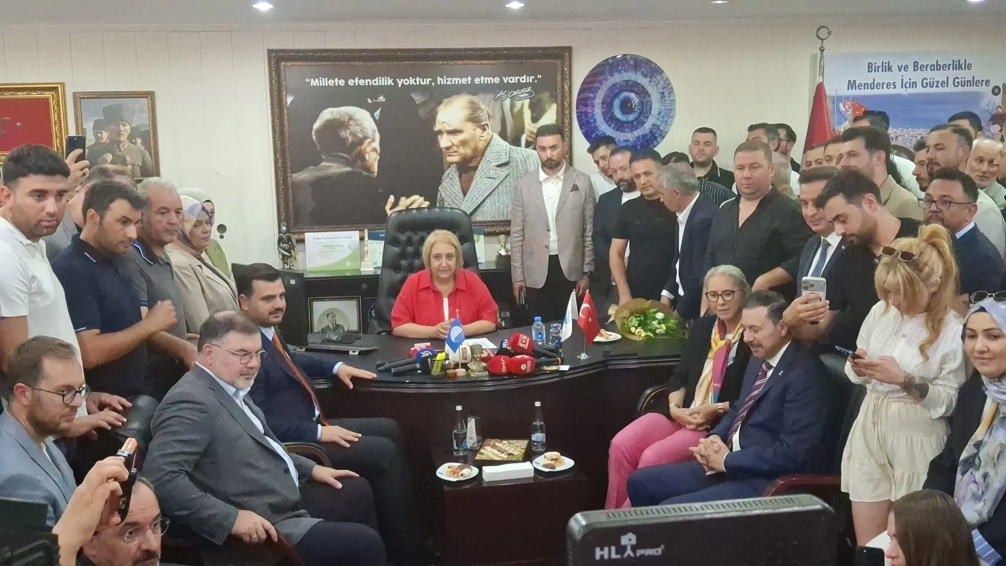 Ak Partili Inandan Mendereste Ilk Mesaj Yuk Olmaya Degil Yuk Almaya Geldik