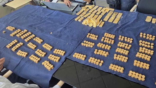 Belcika Da Tadilattaki Binanin Duvarinda Yakl 20144908 O