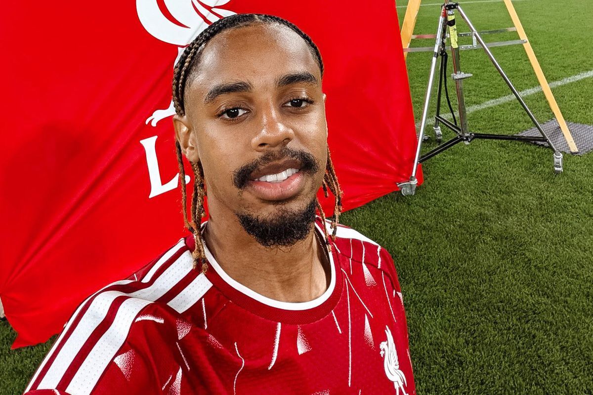 Imzalar Atildi Fenerbahcenin Rakibi Liverpooldan E40380460E Amp