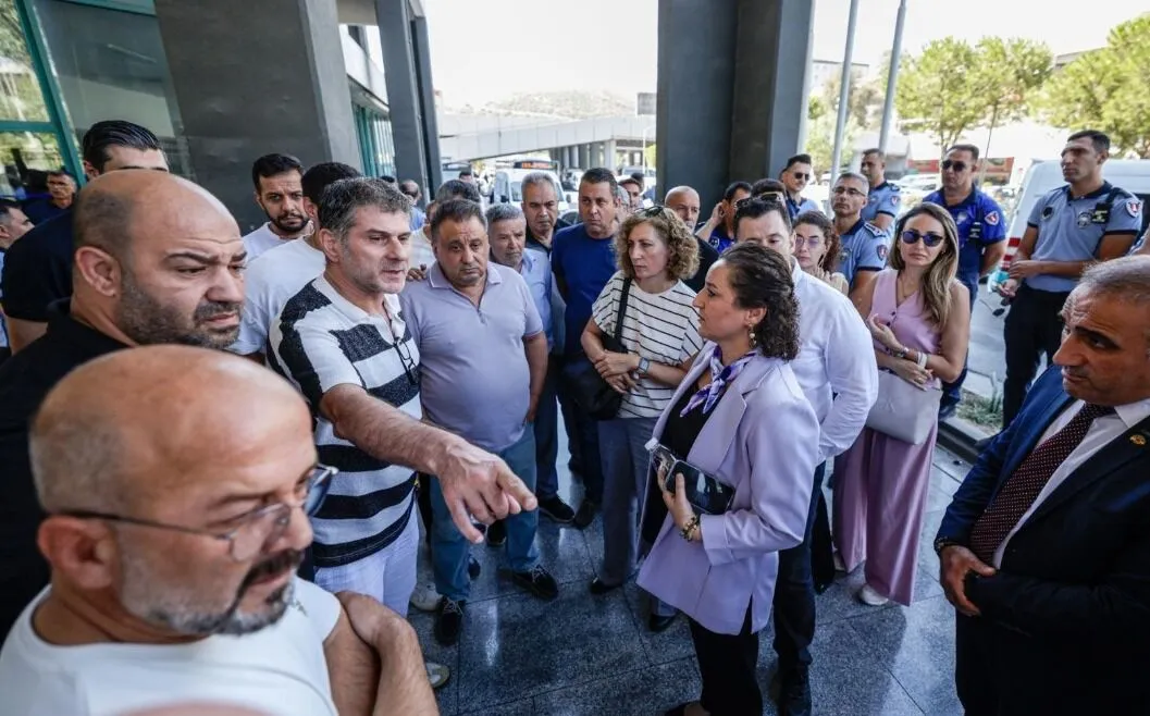 Izmir Otogarinda Milyarlik Borc Hacizle Tahsil Ediliyor