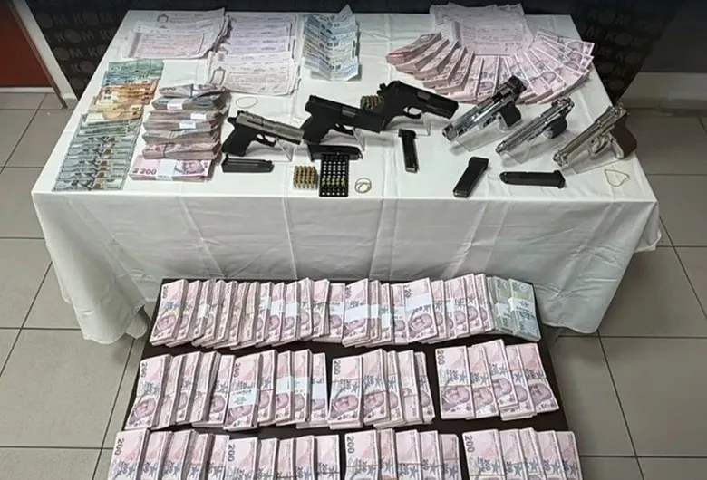 İzmir’de tefecilik operasyonu: 8 şüpheli yakalandı
