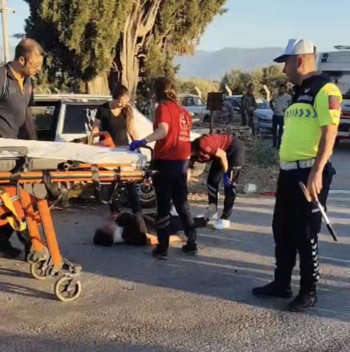 Bayındır’da otomobil ile motosiklet çarpıştı: 2 yaralı