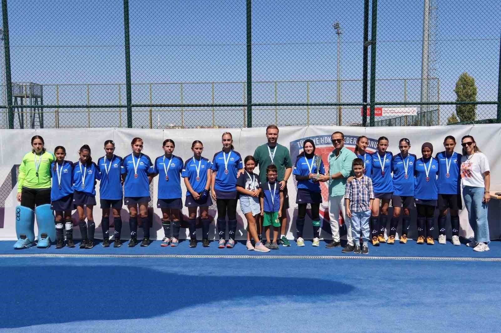Manisa İl Karması Hokey Takımı 1. Lige yükseldi