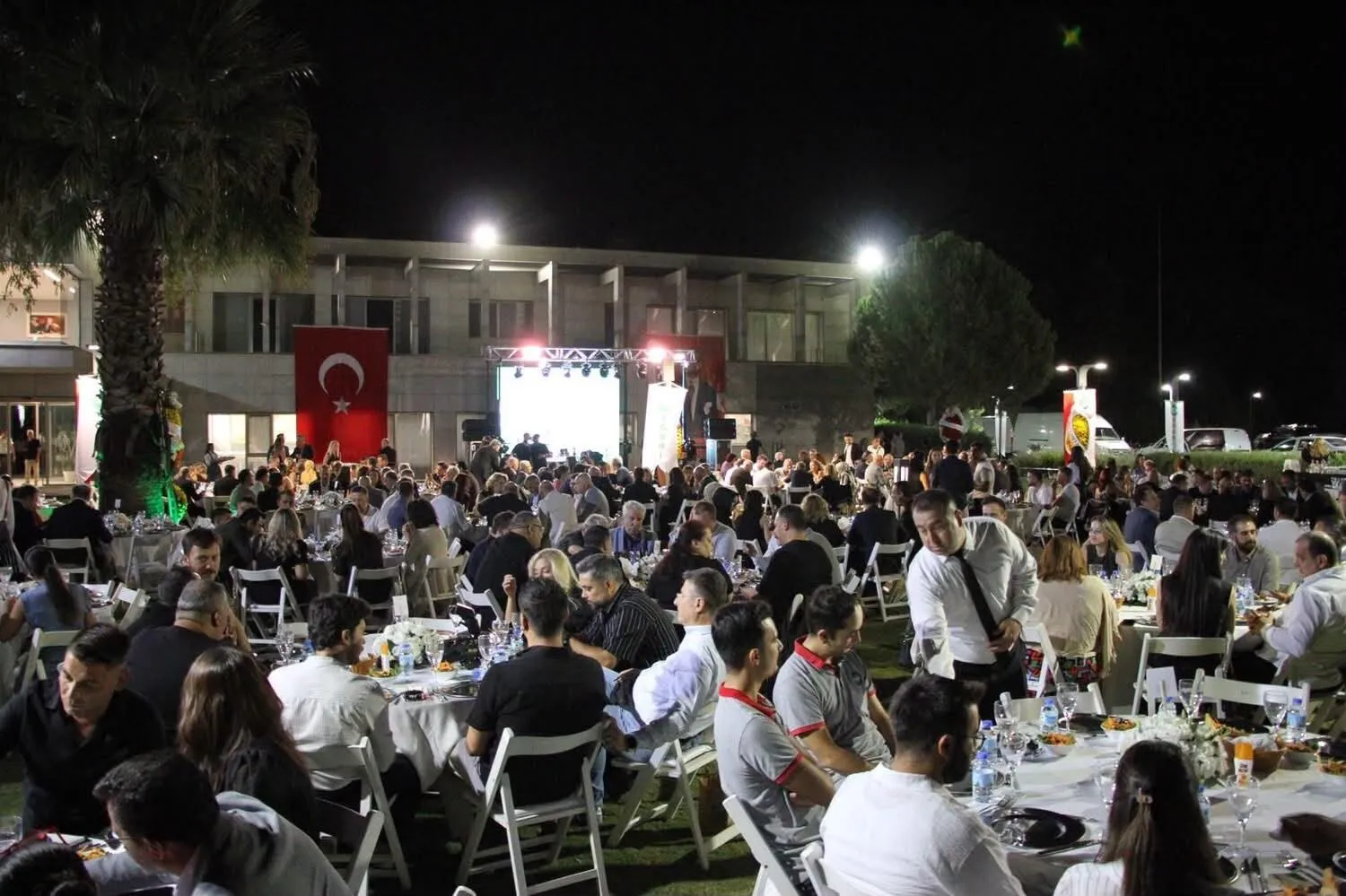 TOSBİ'de sanayicileri buluşturan güç birliği gecesi