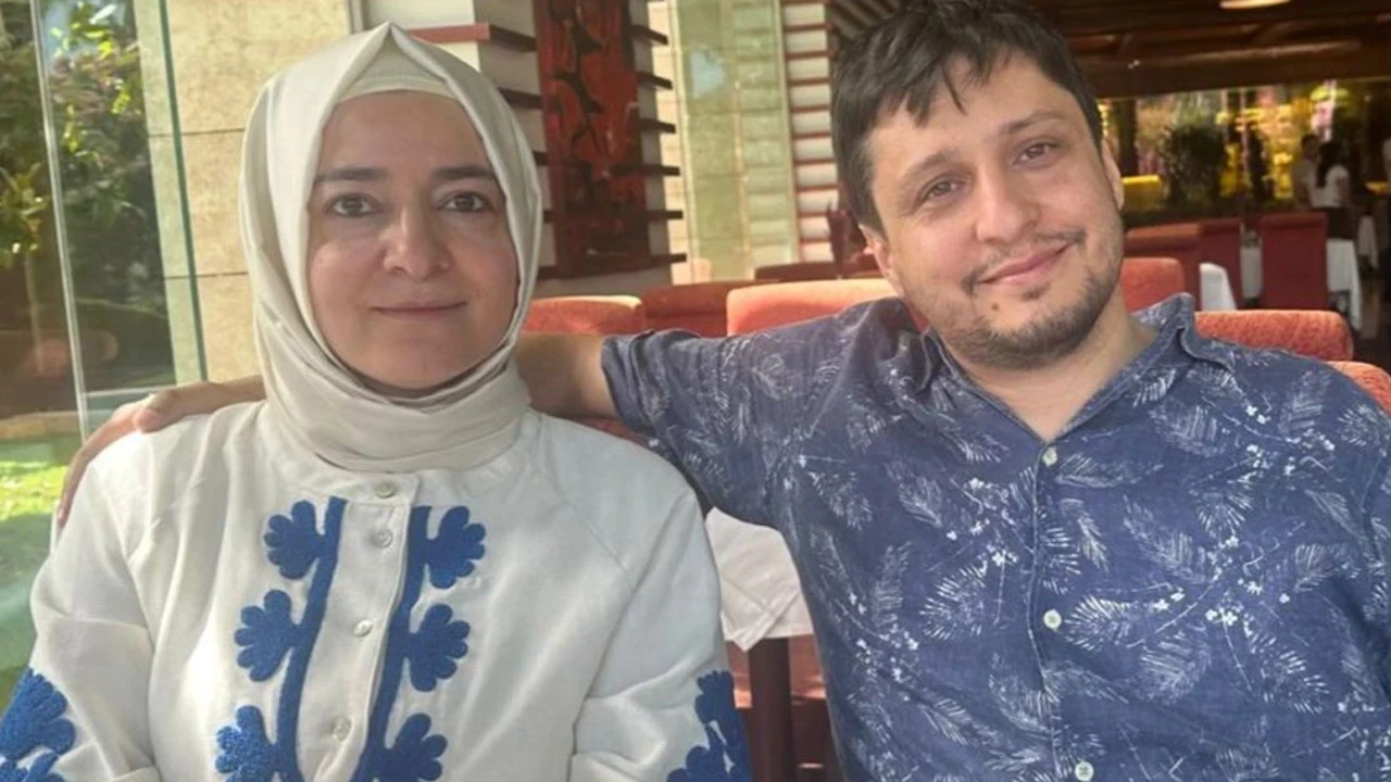 Fatma Betül Sayan Kaya görevlerinden istifa etti