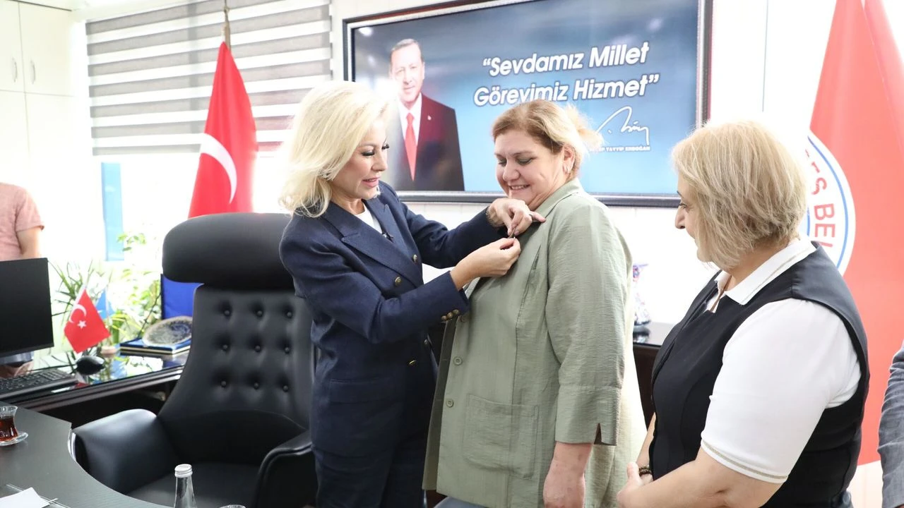 Menderes’te Fisun Demir AKP’ye katıldı