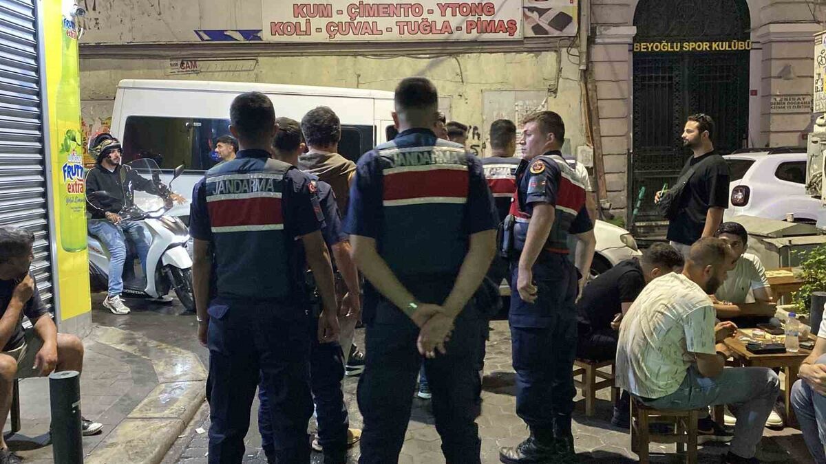 Istanbul Da Ailem Guvende Operasyonu Cok Sayi 5 20232390 Amp
