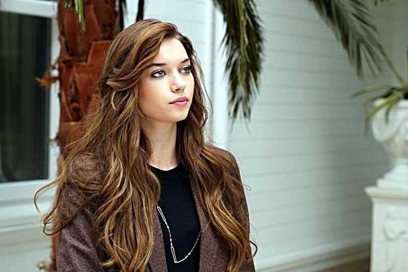 Afra Saraçoğlu ve Melisa Şenolsun için gözaltı