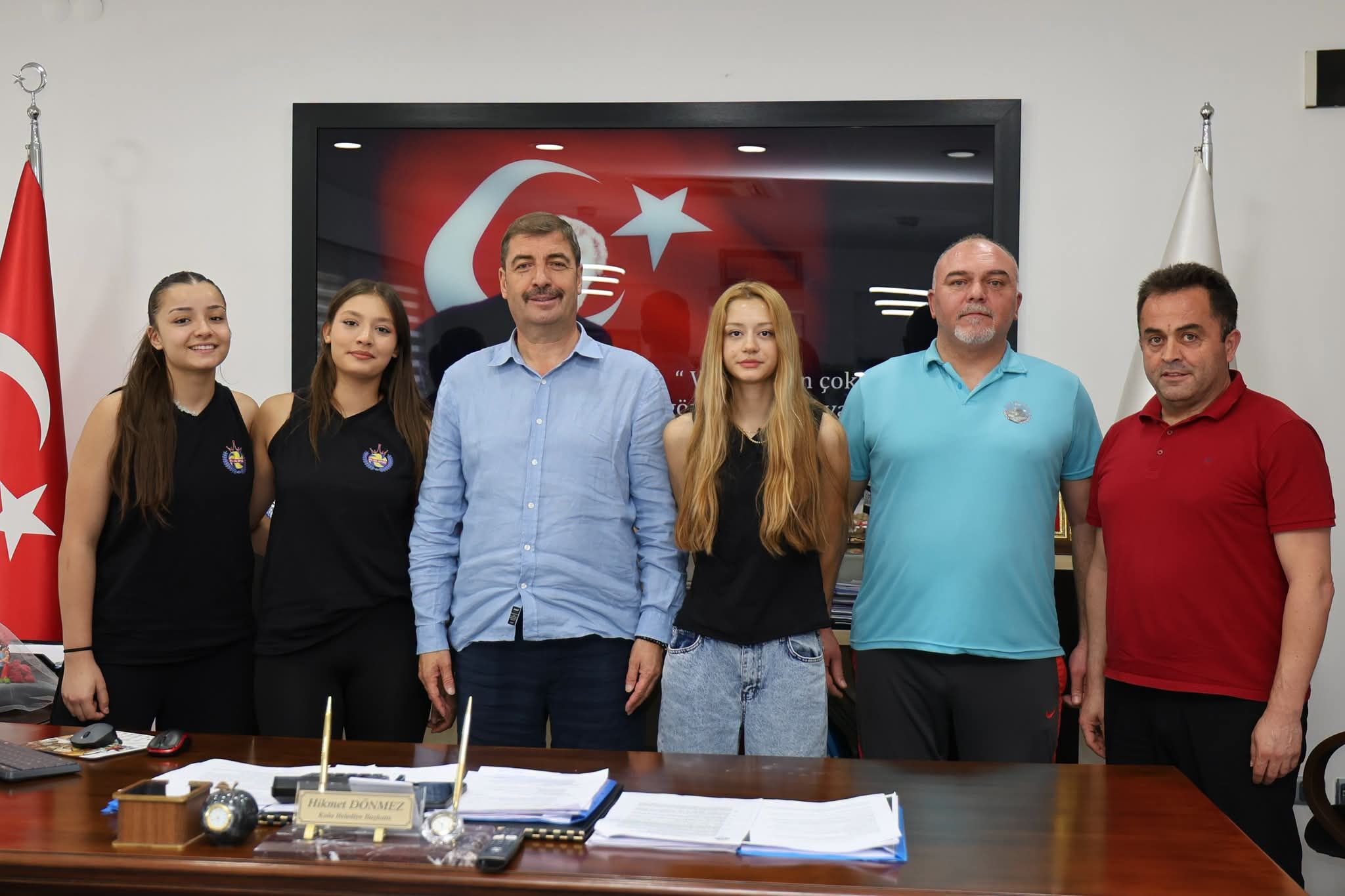 Kula’dan profesyonel lige 3 kız voleybolcu