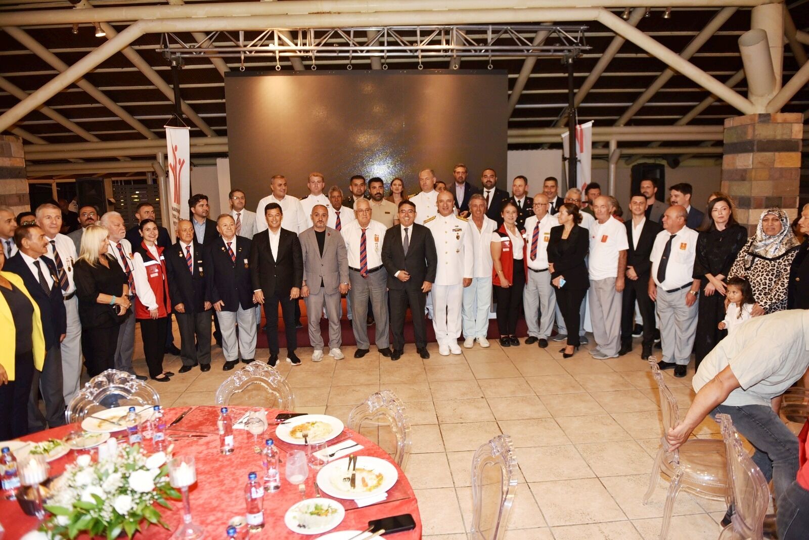 Marmaris’te gaziler ve şehit yakınları geleneksel yemekte buluştu