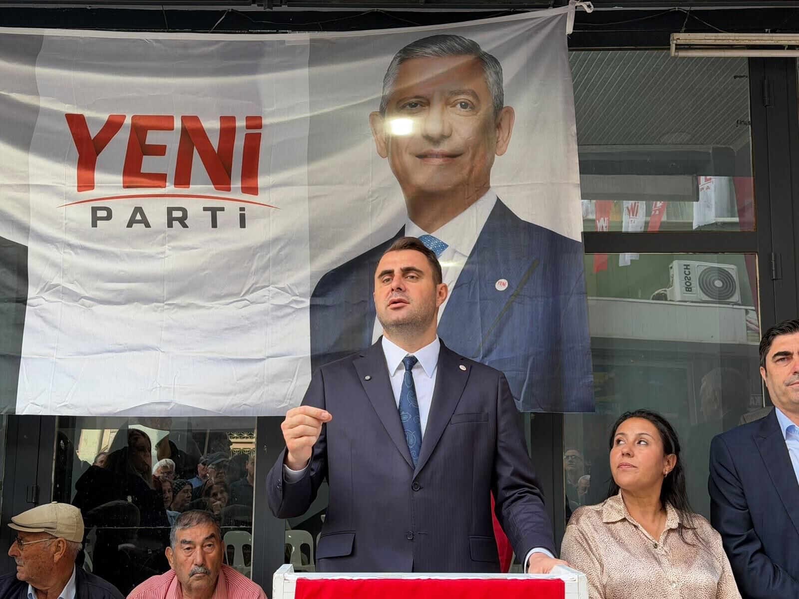 YENİ Parti Kiraz’da ilçe binasını açtı