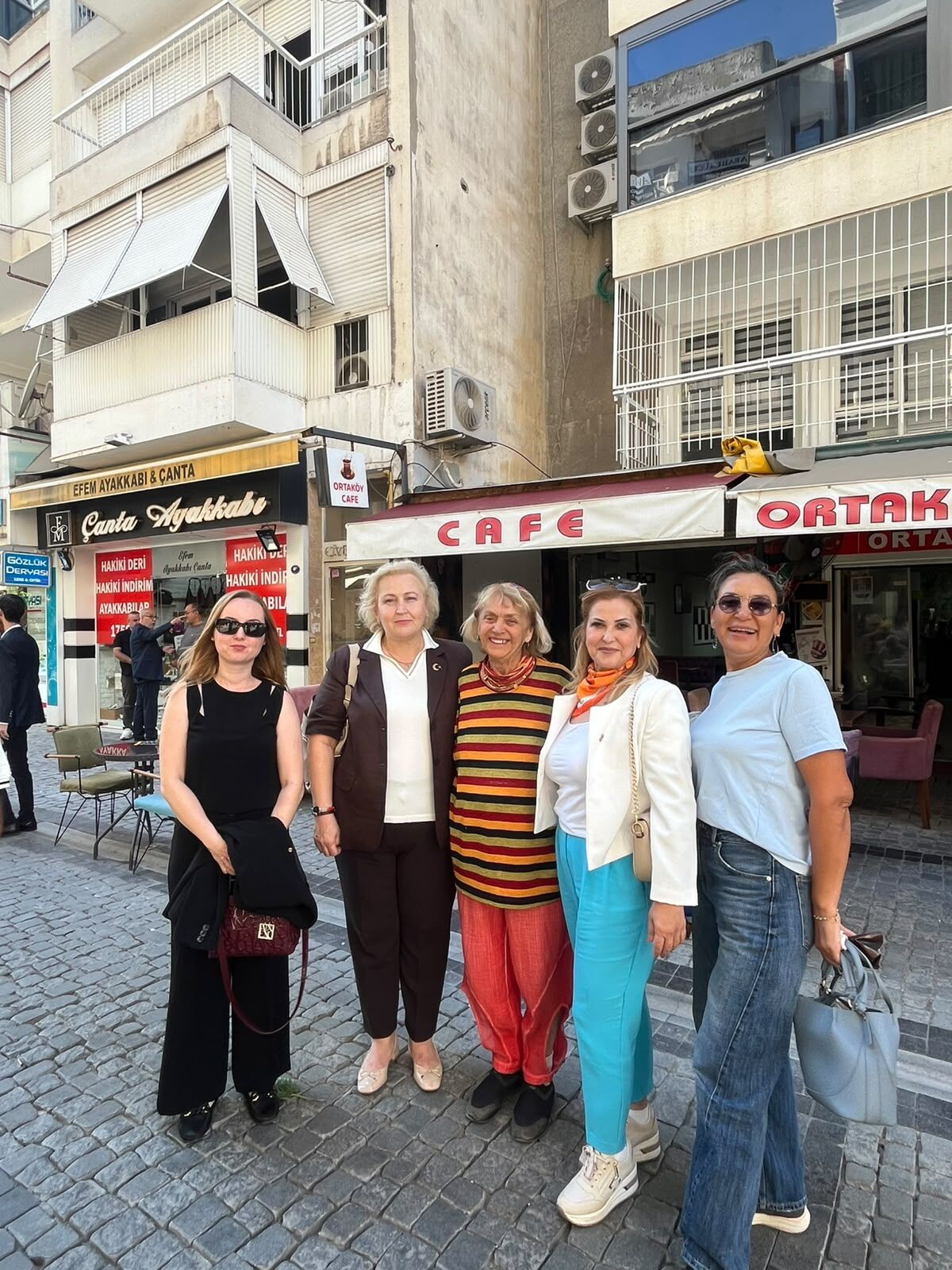 Dilek Köktaş Gündoğdu’dan Karşıyaka’da yoğun saha mesaisi