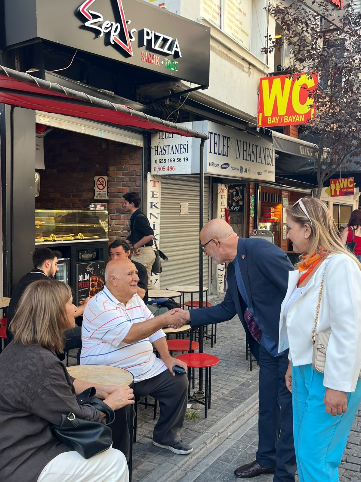 Adnan Alabay Karşıyaka’da esnaf ve vatandaşlarla buluşuyor