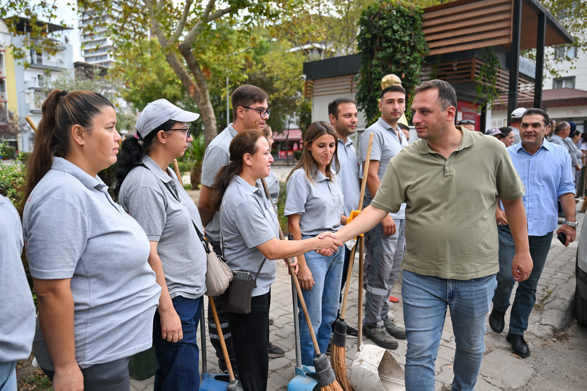 Başkan Eşki: "İzmir'deki en büyük kamusal operasyon Bornova'nın çöpünü toplamak”
