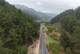 İzmir'in en uzak yolu yenilendi