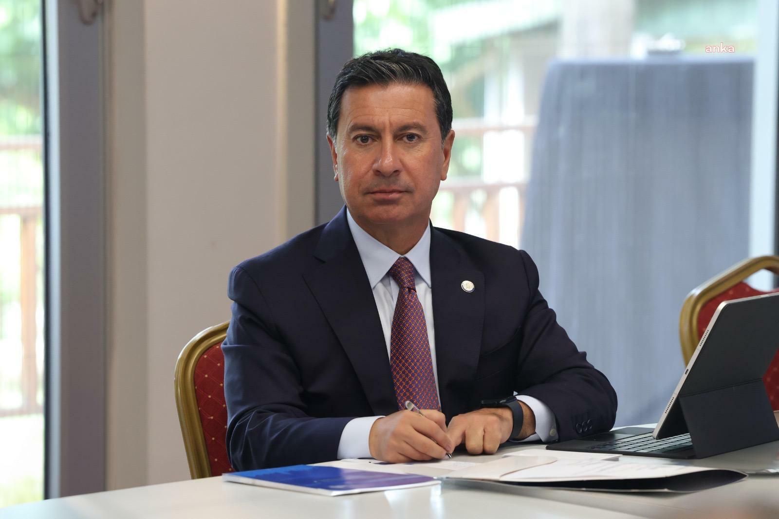 Muğla Büyükşehir Belediye Başkanı Ahmet Aras CHP’den istifa etti.