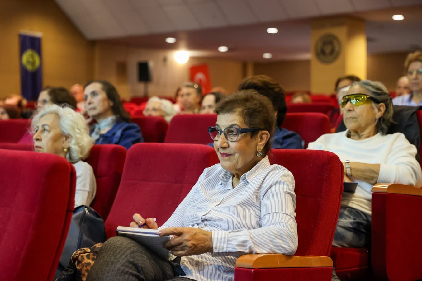Buca’nın 3. Yaş Üniversitesi’nde ilk ders heyecanı