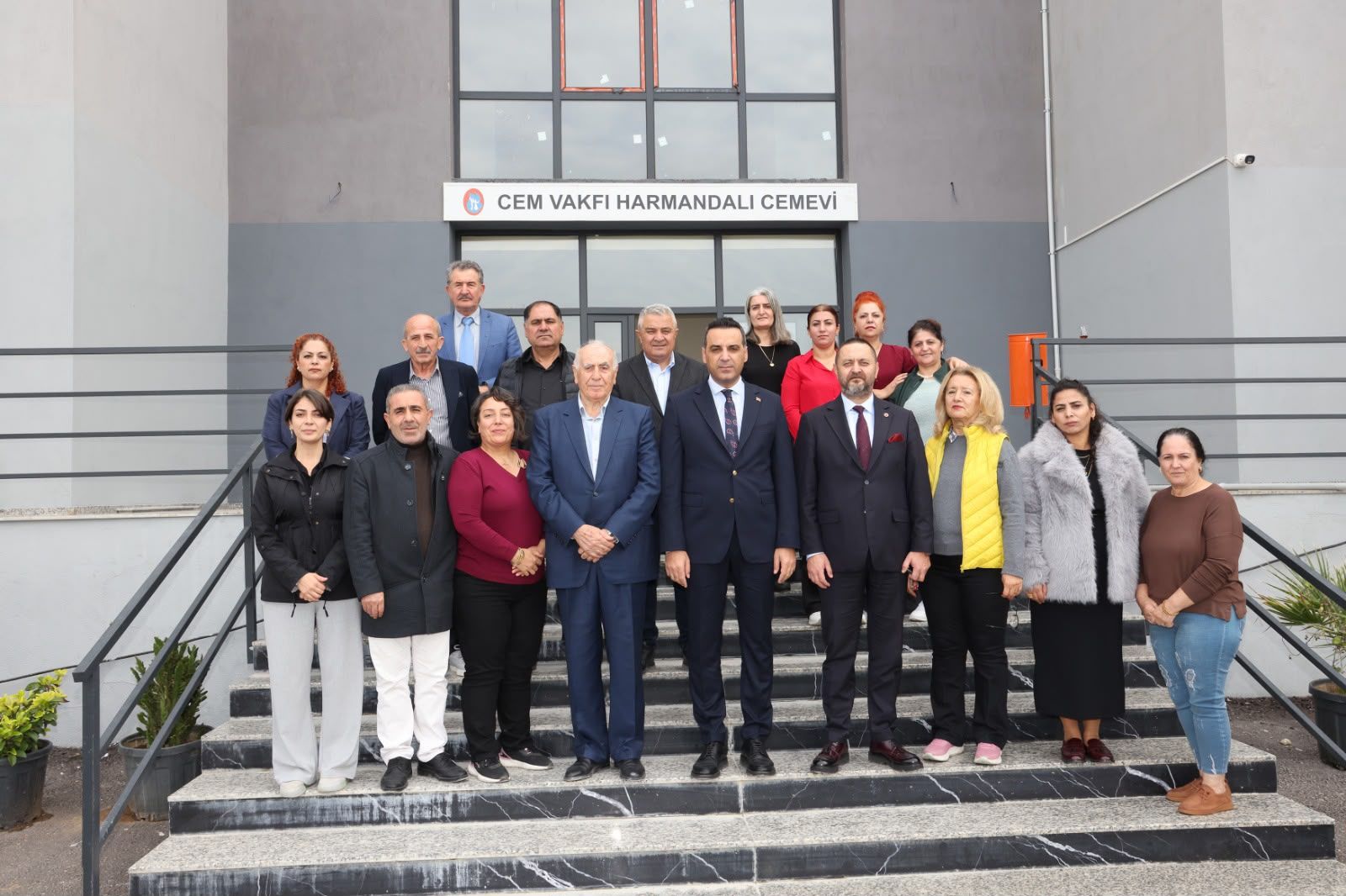Çiğli Belediyesi’nden Harmandalı Cemevi’ne destek