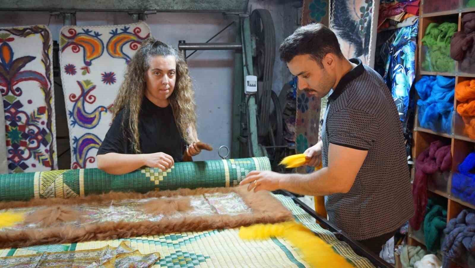 Ata yadigarı keçe sanatında dördüncü kuşak tezgah başında