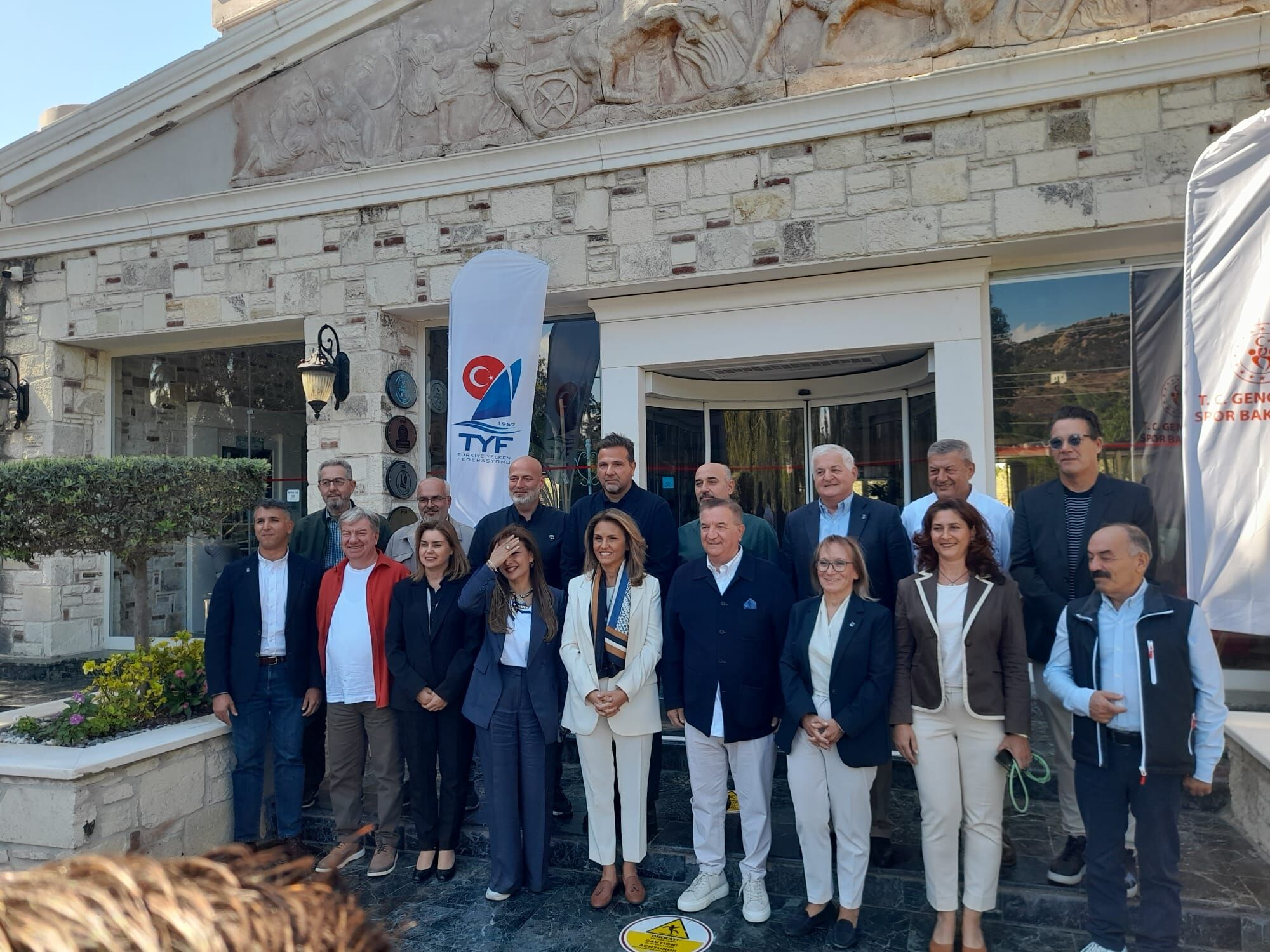 Foça’da Yelken Ligi 1. Ayak Yarışları başladı